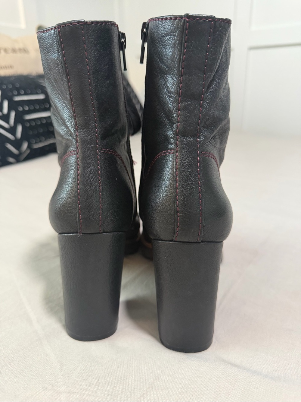Naturalizer Black Lace-Up Block Heel Ankle Boots, Size 9 - Picture 2 of 13